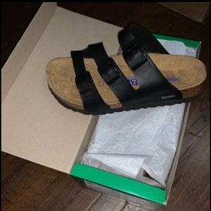 Black betula sandals